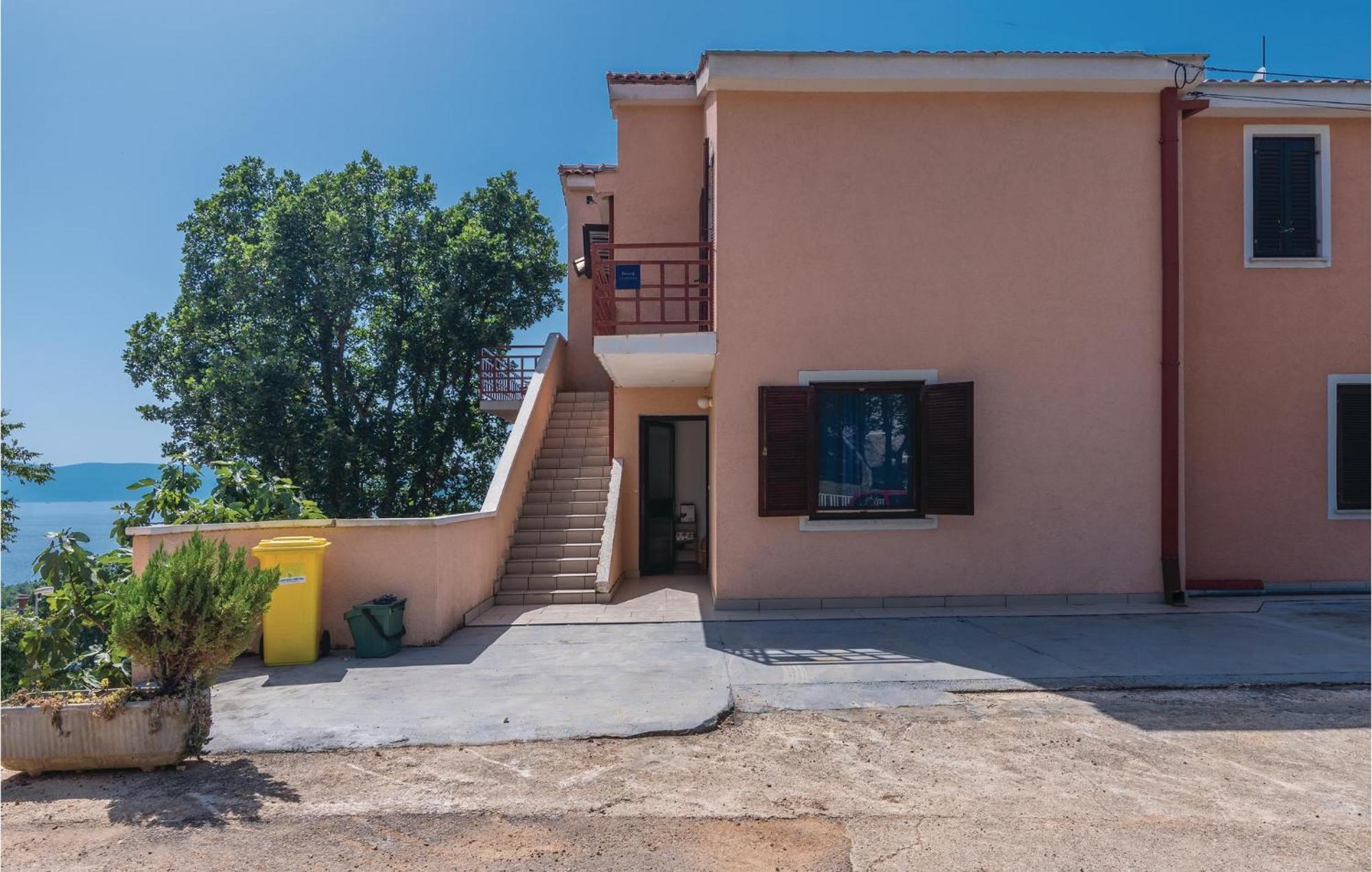Awesome Apartment In Njivice With Kitchen Exterior foto